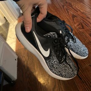 Nike flex contact sneakers size 9.5